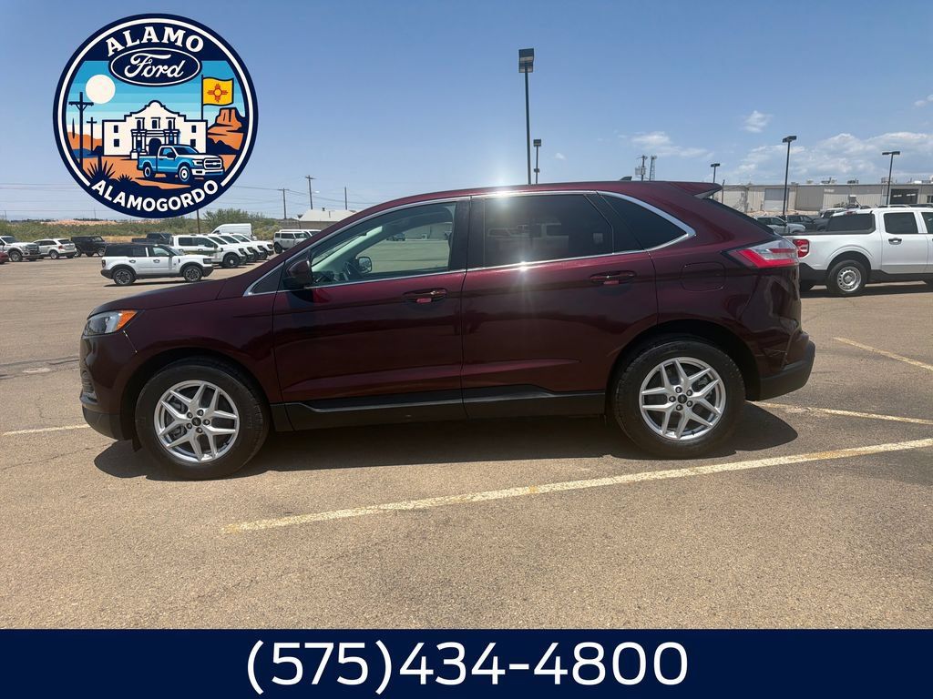 Used 2024 Ford Edge SEL AWD/4WD image 2