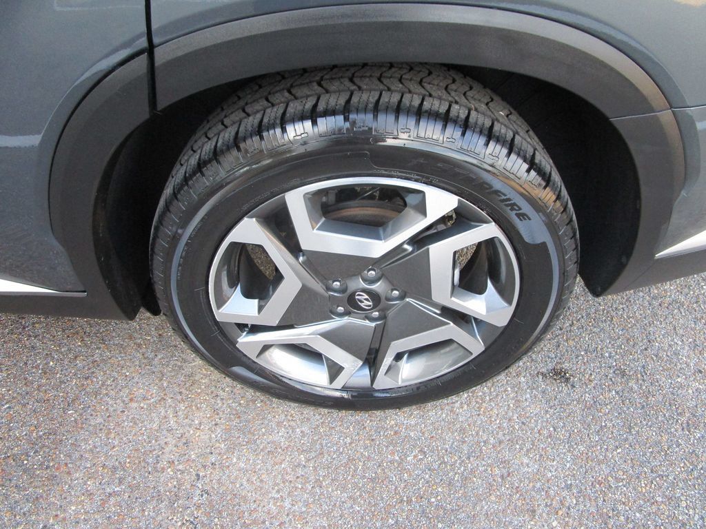 Used 2024 Hyundai Palisade Limited FWD image 11