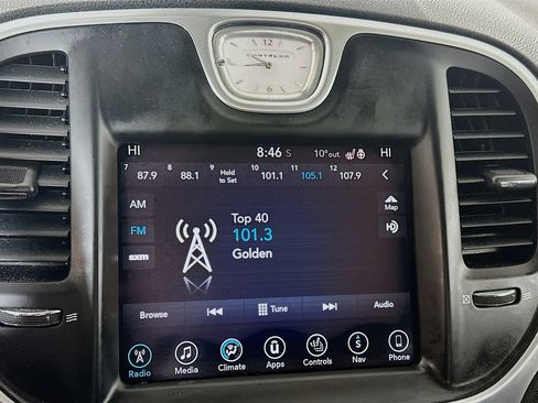 Used 2017 Chrysler 300 C image 15