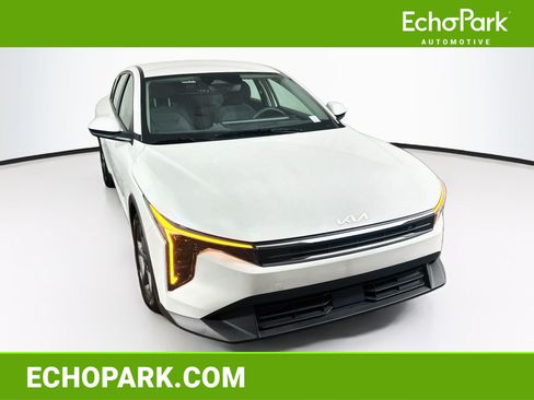 Used 2025 Kia K4 FWD image 1