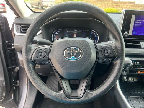 Used 2024 Toyota RAV4 XLE image 18