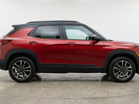 Used 2025 Chevrolet TrailBlazer LT AWD/4WD image 11
