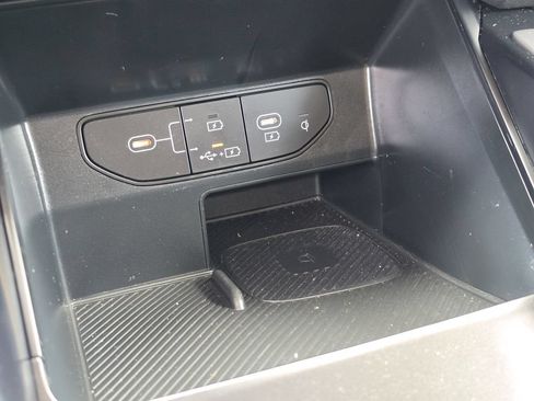 Used 2024 Kia Sorento S FWD image 23