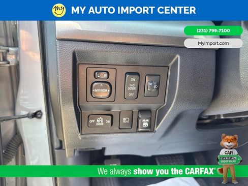 Used 2020 Toyota Tundra SR5 w/ SR5 Convenience Package AWD/4WD image 14