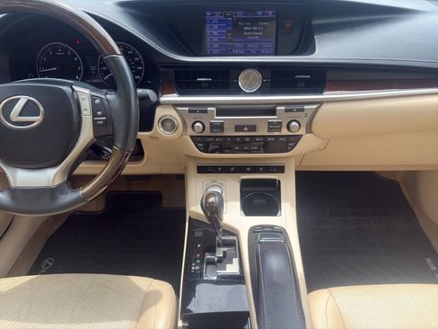 Used 2013 Lexus ES 350 w/ Luxury Pkg FWD image 14