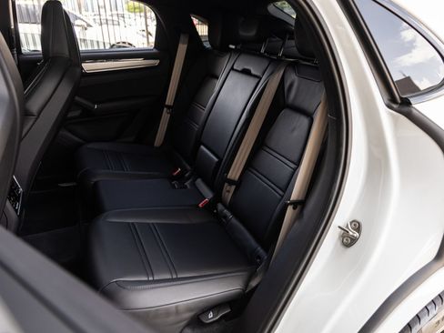 Certified 2023 Porsche Cayenne S AWD/4WD image 36