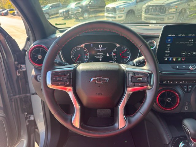 Used 2025 Chevrolet Blazer RS FWD image 17