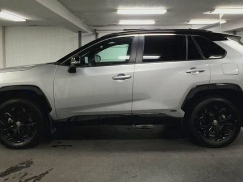 Used 2023 Toyota RAV4 XSE AWD/4WD image 5