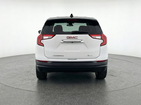 Used 2024 GMC Terrain SLE image 7