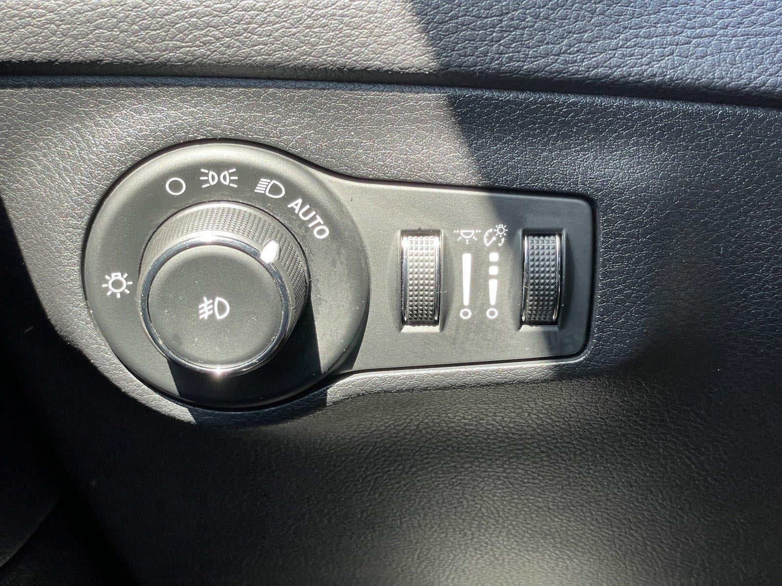 Used 2018 Jeep Compass Latitude w/ Popular Equipment Group AWD/4WD image 35