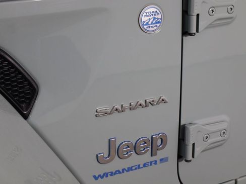 Used 2024 Jeep Wrangler Unlimited Sahara AWD/4WD image 43