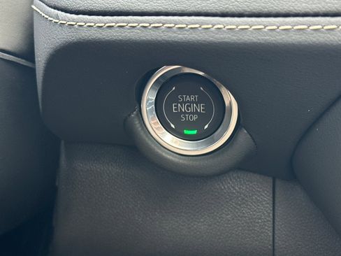 New 2025 Chevrolet Suburban Premier image 25