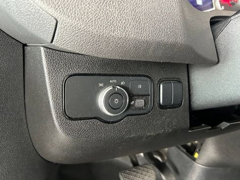 Used 2025 Mercedes-Benz Sprinter 2500 image 12