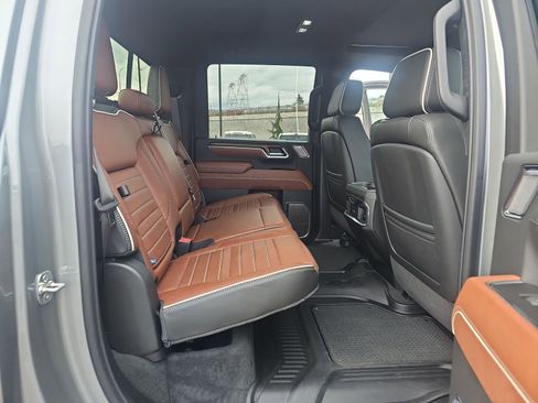 Used 2025 GMC Sierra 3500 Denali Ultimate image 17