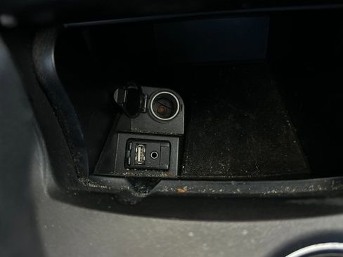 Used 2017 Toyota Camry SE image 25