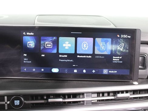 Used 2025 Hyundai Santa Fe SEL FWD image 19