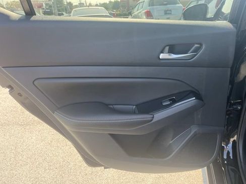 Used 2023 Nissan Altima 2.0 SR FWD image 18