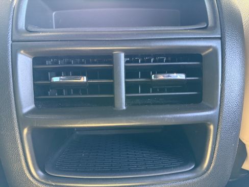 Used 2019 Cadillac XT5 Luxury FWD image 31
