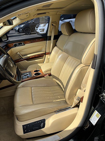 Used 2004 Volkswagen Phaeton W12 AWD/4WD image 13