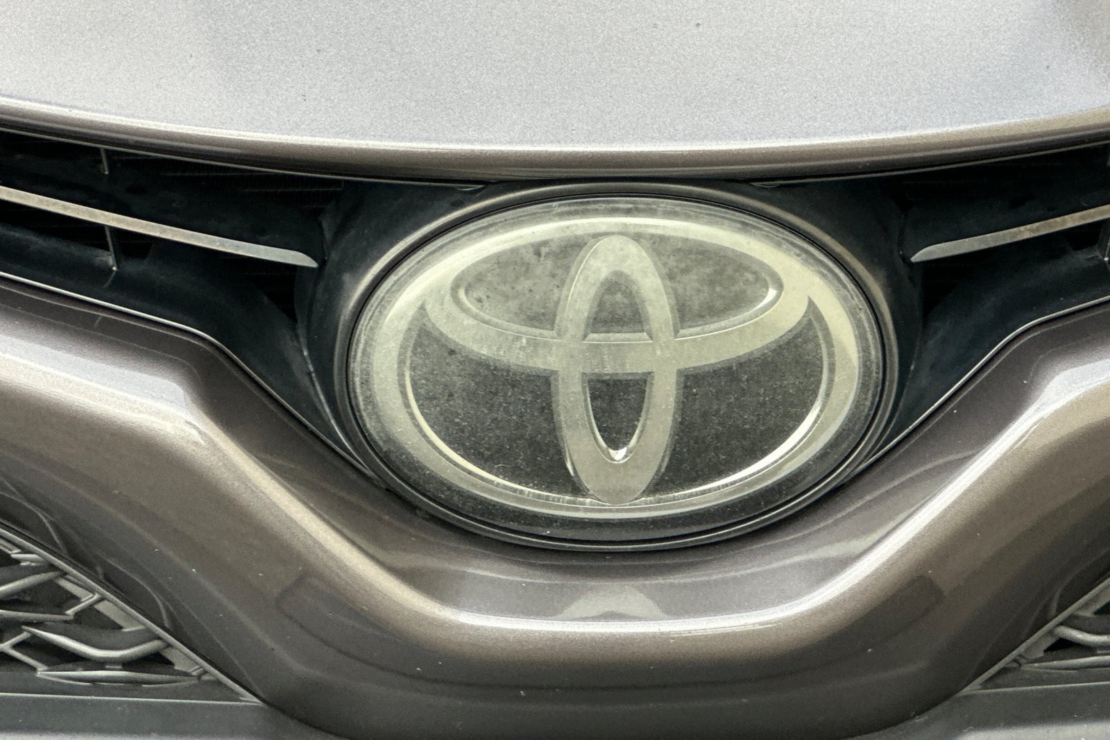 Used 2018 Toyota Camry SE FWD image 36