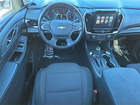 Used 2018 Chevrolet Traverse LT image 13
