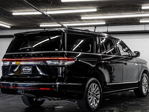 Used 2024 Lincoln Navigator L 4WD image 5