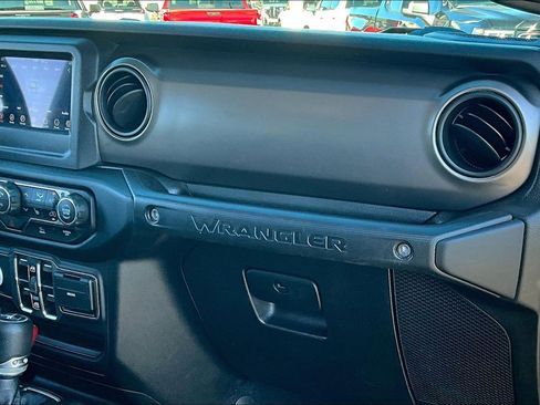 Used 2021 Jeep Wrangler Unlimited Sport image 16