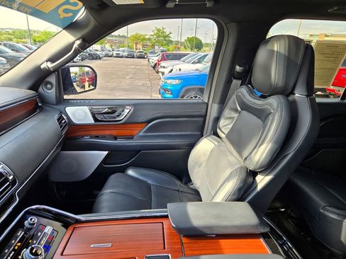 Used 2024 Lincoln Navigator L Reserve AWD/4WD image 22