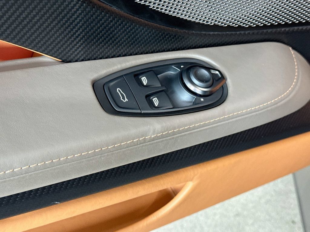Used 2024 Aston Martin DB12 Coupe RWD image 20