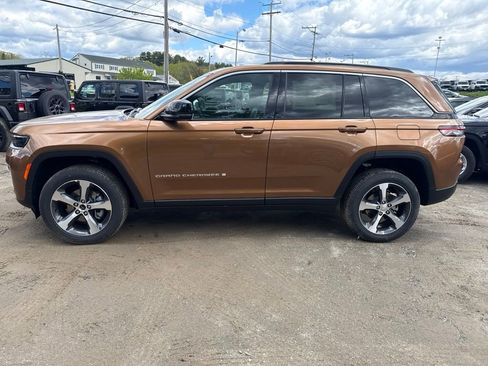 New 2026 Jeep Grand Cherokee Limited AWD/4WD image 2