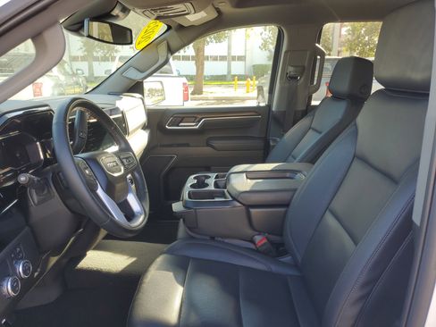 Used 2025 GMC Sierra 1500 SLT image 14