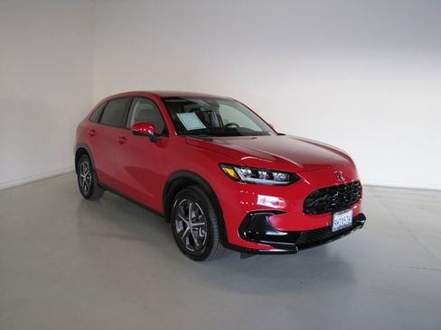 Certified 2024 Honda HR-V EX-L image 3