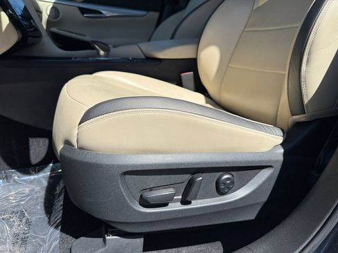 Used 2022 INFINITI QX50 Sensory image 12