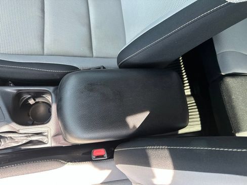 Used 2018 Toyota RAV4 XLE AWD/4WD image 24