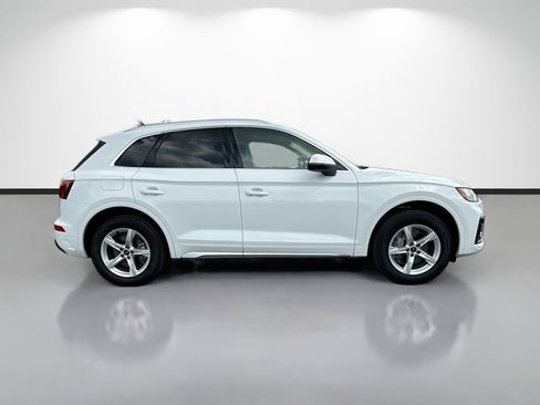 Used 2024 Audi Q5 2.0T Premium w/ Convenience Package AWD/4WD image 2