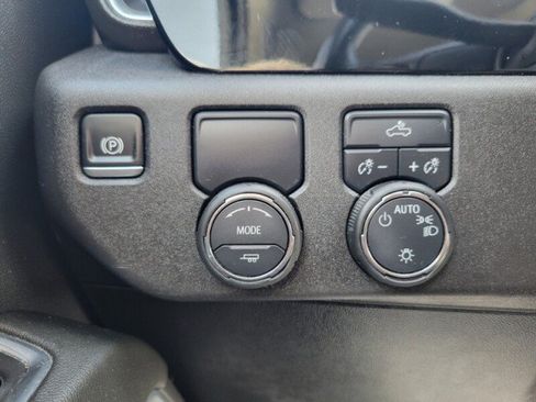 Used 2025 Chevrolet Silverado 1500 LT RWD image 20