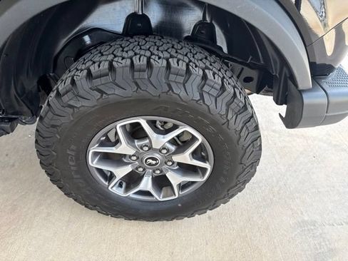 Used 2024 Ford Bronco Badlands AWD/4WD image 5