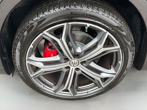 Used 2023 Maserati Levante GT AWD/4WD image 43