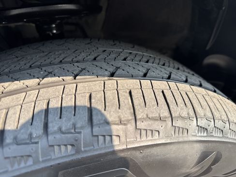 Used 2024 Nissan Pathfinder Platinum AWD/4WD image 11