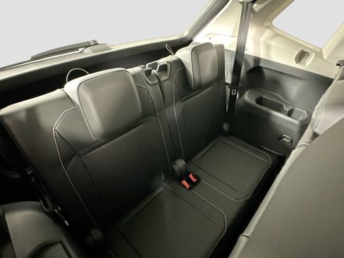 Used 2022 Volkswagen Tiguan SE w/ Panoramic Sunroof Package image 25