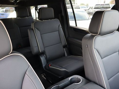 New 2025 GMC Yukon XL Elevation AWD/4WD image 26