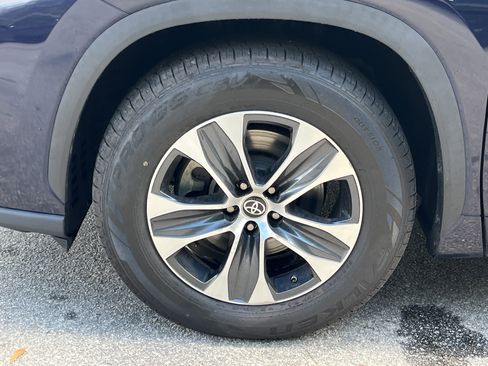 Used 2022 Toyota Highlander XLE image 33