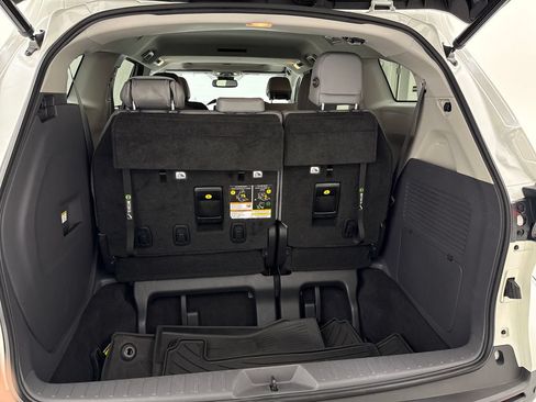 Used 2021 Toyota Sienna XLE w/ XLE Plus Package FWD image 26