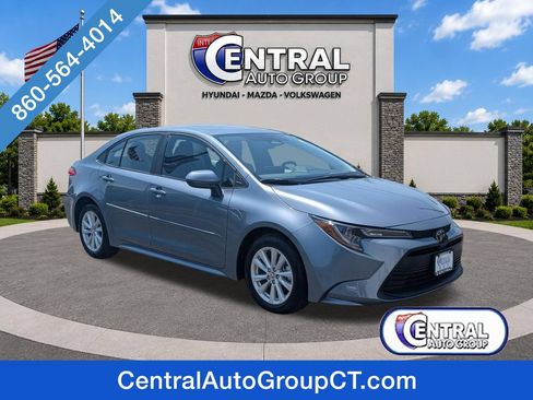 Used 2026 Toyota Corolla LE w/ LE Premium Package FWD image 1