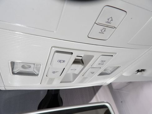 Used 2019 Volkswagen Tiguan SEL image 25