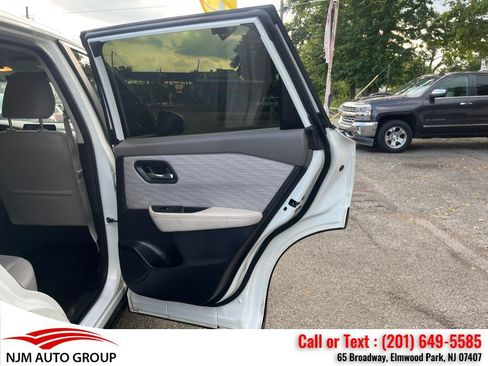 Used 2023 Nissan Rogue SV AWD/4WD image 36