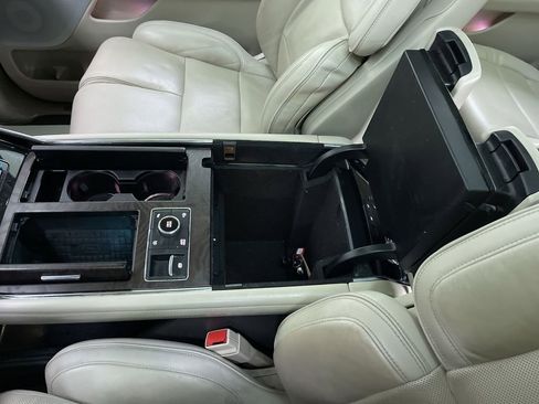 Used 2018 Lincoln Navigator L Reserve w/ Technology Package image 26