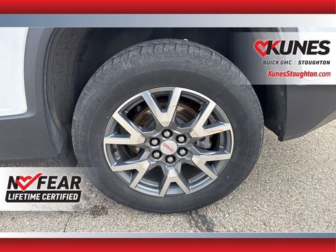 Used 2023 GMC Acadia SLT image 18