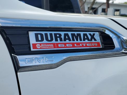 Used 2021 GMC Sierra 2500 SLT image 2