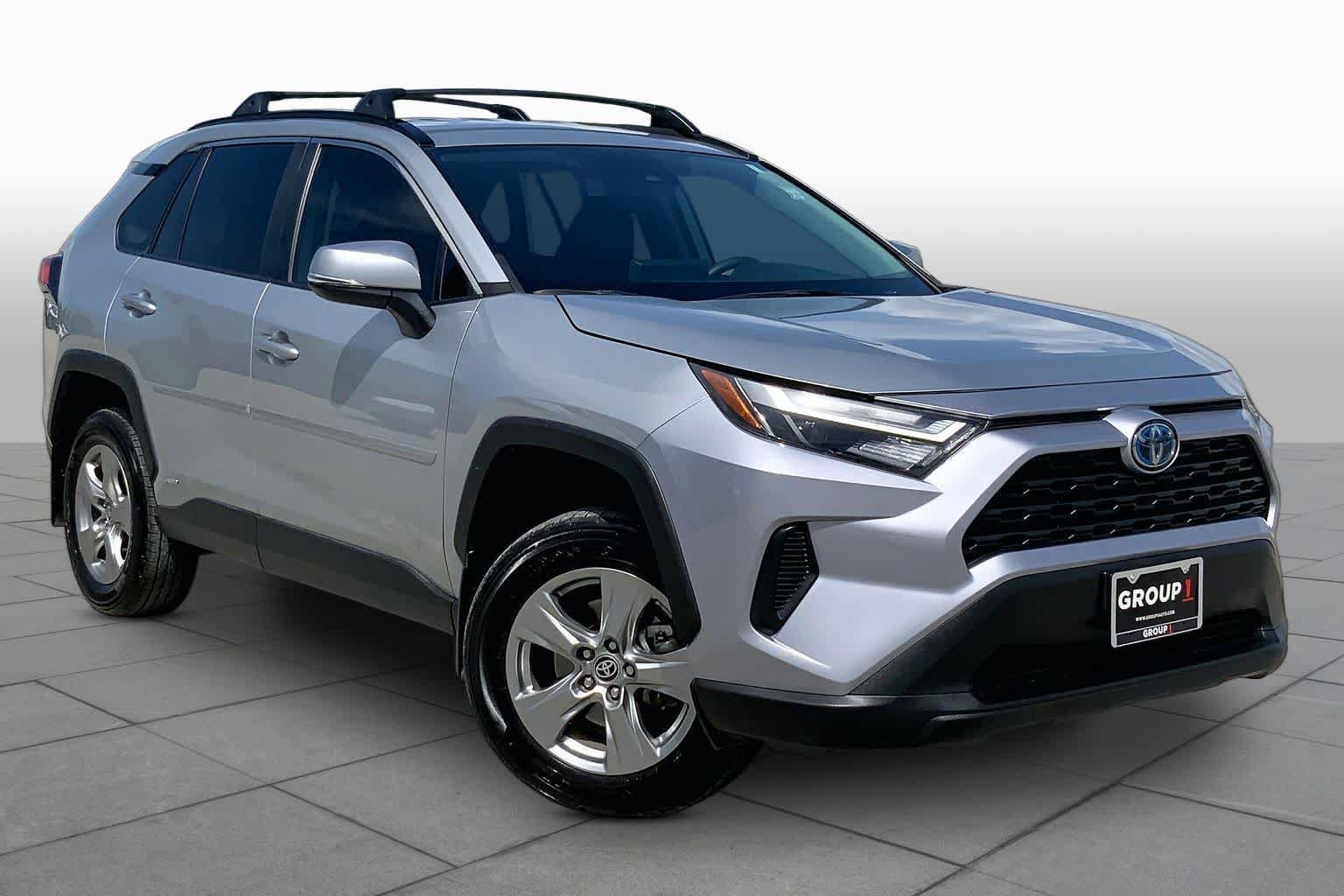 Used 2024 Toyota RAV4 XLE AWD/4WD image 3